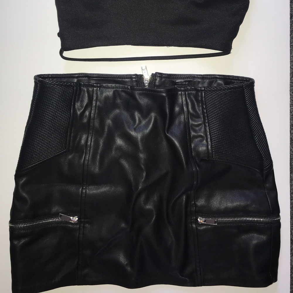 Forever 21 Women’s mini leather skirt